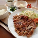Okada Makicchin - 山賊焼き(定食:ｲﾍﾞﾝﾄﾒﾆｭ)；ご飯/スープ/小鉢/漬物がセット @2018/06/24