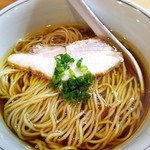 醤油ラーメン750円