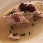 トラットリア トマティカ - クロムツとガエタオリーブのカルトッチョ