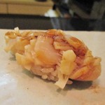 や寿し - 煮ほたて。北海道直送のホタテを使用してあります。存在感が有ります。　　　　　2018.06.09