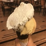 Giolitti - メロン・バナナ・キャラメルに生クリームたっぷり。