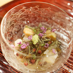 東麻布 天本 - つぶ貝じゅんさいジュレ