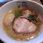 味玉塩らーめん880円