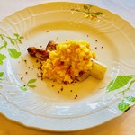 Ostu - ホワイトアスパラガスと卵