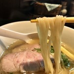 麺屋玉ぐすく - 塩らぁめん 麺リフト