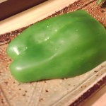 炉端 龍のひげ - 野菜盛りのシャキシャキピーマンは肉みそで