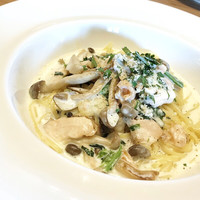 セストセンソ 新宿タカシマヤ店 - スモークサーモンクリーム ほうれん草と３種の茸パスタ