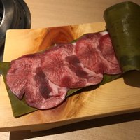 和牛焼肉じろうや 介 wagyu&sake 名古屋駅前本店 - 昆布〆のタン