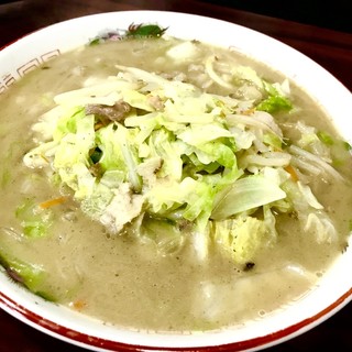 たっぷり野菜と鶏ガラベースのスープが優しか◎王のちゃんぽん★