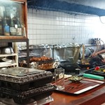 あお木 - 厨房内はいい香りが立ち込めます。