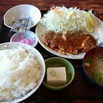 まつ食堂 - にんにく焼肉定食 950円