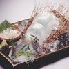 魚の蔵 - 料理写真:あおりいかの活き造り　2,800円より　　下足の吸盤にご注意！