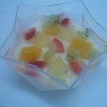 広島白十字 - 杏仁豆腐　ふるふるの食感です。