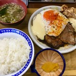 大衆食堂スタンド そのだ - チャーシューエッグ定食