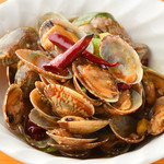Stir-fried clams with spicy basil