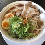 たかばしラーメン - スタミナラーメン並 850円(税別)
            麺、醤油、脂はデフォ、ねぎ、もやし多め。