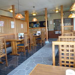 日本蕎麦 籠家 - テーブル席と小上がりがあった