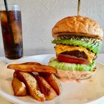 THE ONIBUS BURGER - アボカドチーズバーガー(ポテト付) ¥1,220 +tax