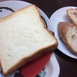 コアンドル - 右に写ってるのがトースト。