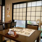 Ukiya - 和室にテーブル席の設え