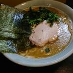 家系ラーメン ジェット家 - 中盛（固濃普）700円