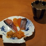 竹千代 - 珍味盛り合わせと日本酒
