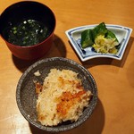 竹千代 - 炊き込みご飯、漬物、岩海苔のお吸い物