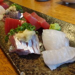 蕎麦ひら井 - 刺身（鮪・鯵・真子ガレイ）