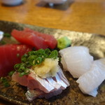 蕎麦ひら井 - 刺身（鮪・鯵・真子ガレイ）