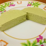 イナガキ食品 工場直売店 - チーズケーキ・カップ（抹茶）【賞味期限間近のため】…税込172円（通常価格税込216円）