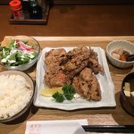 楽家 - 唐揚げ定食1000円