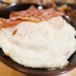 札幌ザンギ本舗 - ベーコンエッグメシ