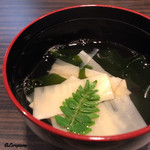 松もと - 若筍と若布の吸物