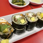 신분당선 - (2)アーモンドとクルミと小魚、クリームチーズのキムパッ(Almond Walnut Anchovy Gimbab with Cream Cheese) 5000₩