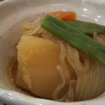 家庭料理居酒屋 よってって - 肉ジャガ絶品❗️  これだけで白飯1杯