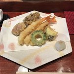 Sushi Yasukouchi - 天麩羅御膳の天麩羅たち！
                        海老2、ゴーヤ、シメジ、南瓜、無花果、茄子！ 