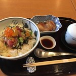 Miwaku - 海鮮丼竹