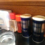 一条流がんこ総本家分家四谷荒木町 - 卓上調味料