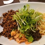 四川担担麺 阿吽 湯島本店