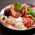 Assortment of 7 types of seasonal sashimi
