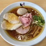 麺屋 しん蔵 - 田舎の醤油 800円 手揉みちぢれ麺にチェンジ 50円 味玉 100円