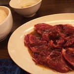 黒毛和牛焼肉 白か黒 - 