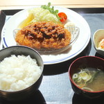 神割 - 特製のタコ味噌とトンカツの相性抜群