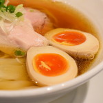 らーめん 鉢ノ葦葉 - 醤油＋半熟煮玉子
