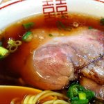 金久右衛門 - 金久右衛門 梅田店 紅醤油らーめん 炙りチャーシュー