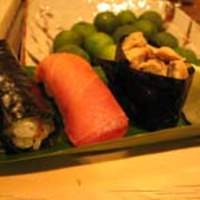 鮨 逸喜優 - 煮蛤のお寿司美味しかった！右の軍艦
