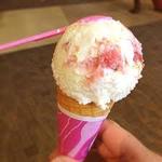 サーティワンアイスクリーム - ストロベリーチーズケーキ410円