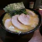 らーめん飛粋 - 特製らーめん(ばら肉)900円　中盛り(100円)