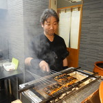 Yanagiya Nishiki - 長良川の天然ウナギは専用焼き台で
