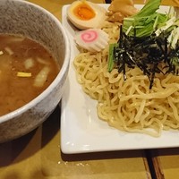 八べえ - ５倍濃縮うなぎつけめん
                  かなり濃いめ、絶品♪